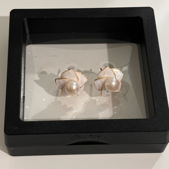 Jewelry - Cultured Pearl And Seashell 925 Camellia Stud Earrings